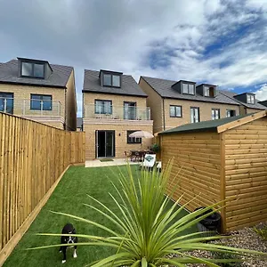 https://dairy-cottage-whitby.yorkshirehotels.net