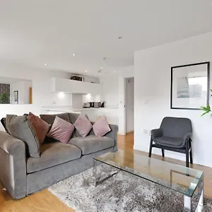 Apartment East Side Wharf, London